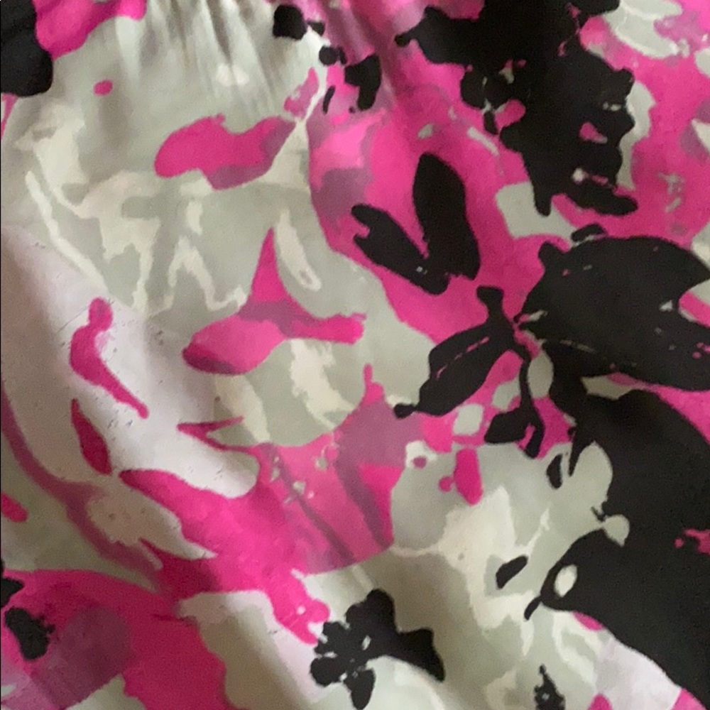 S/S Abstract Blouse - Picture 3 of 5